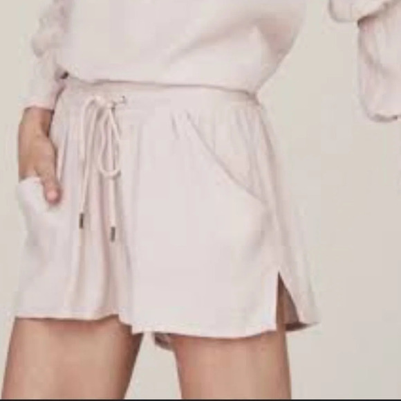 David Lerner soft Vegan leather pull on shorts white size size Medium - Picture 1 of 11